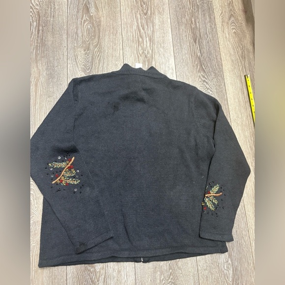 Christmas collection Black Cardigan with Red Bird Embroidery - Picture 9 of 12